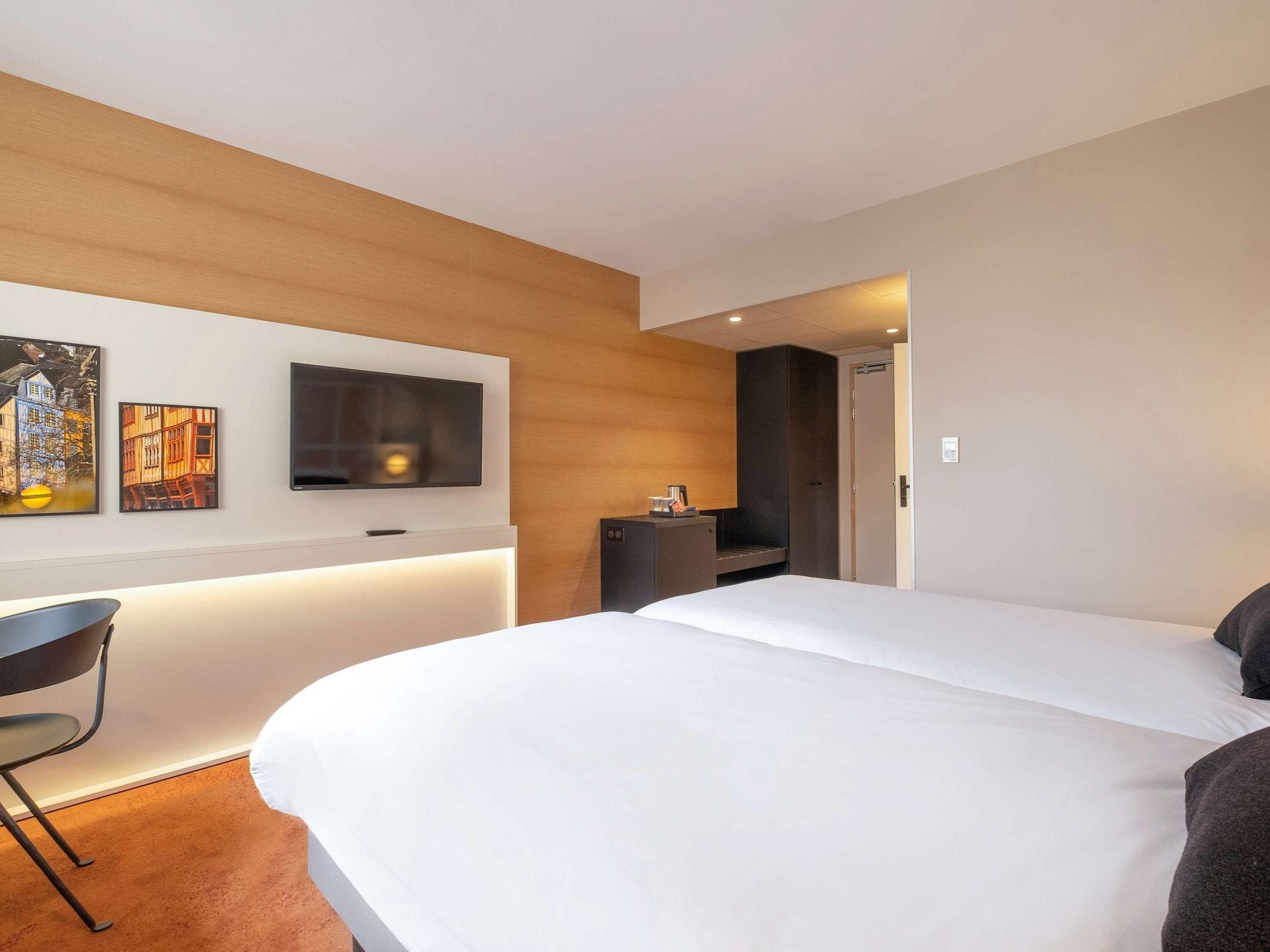 Mercure Rouen Centre Champ De Mars Exterior photo