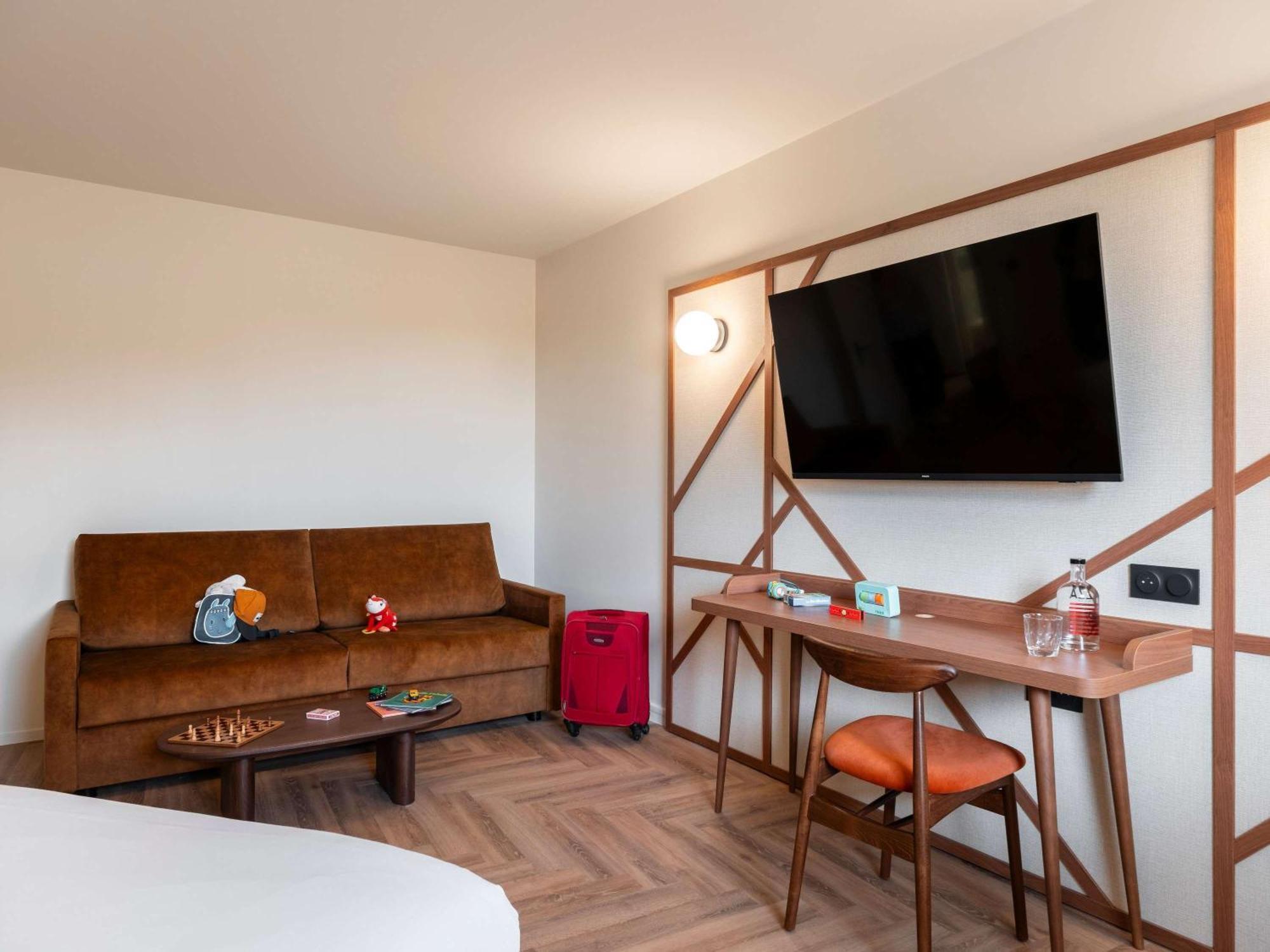 Mercure Rouen Centre Champ De Mars Exterior photo
